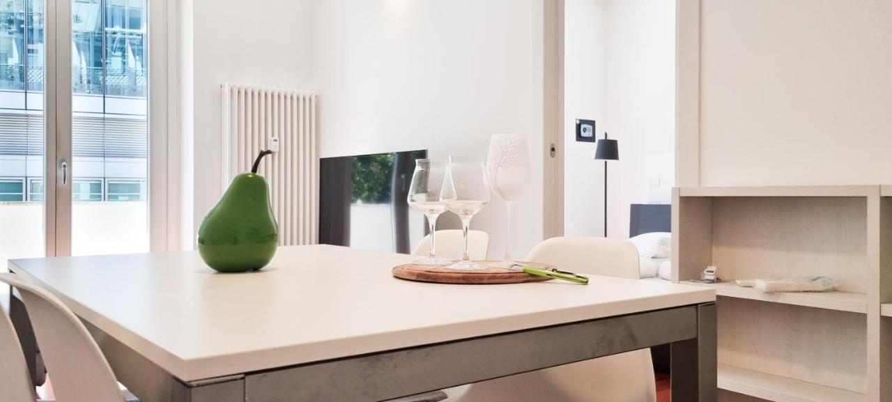 Apartamento Joivy Superb Flat, 2 Balconies & Skyscrapers View Milán